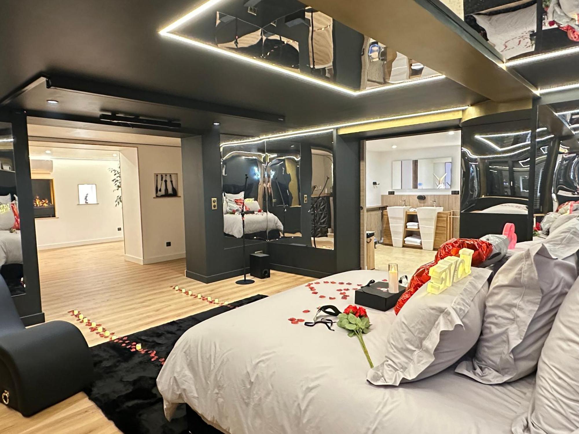 Eden De Roques Bed & Breakfast กัสทร์ ภายนอก รูปภาพ