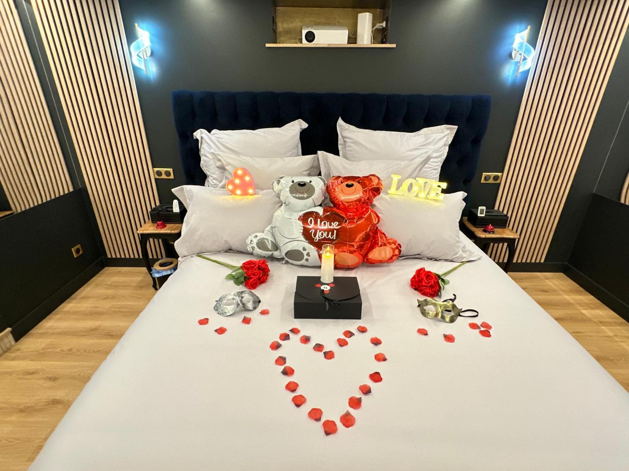 Eden De Roques Bed & Breakfast กัสทร์ ภายนอก รูปภาพ